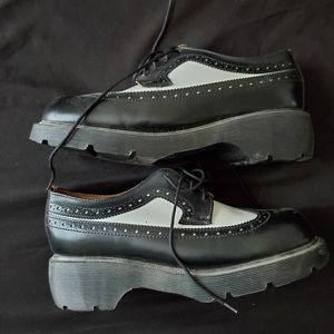 Used vintage 1999 Dr Martens UK 7 US9